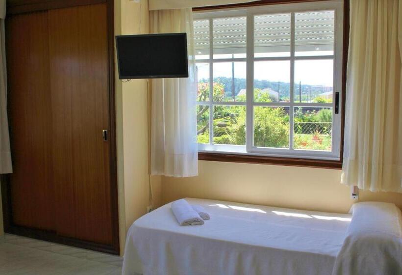 اتاق استاندارد سه نفره, Pensión Residencia Casa Teresa