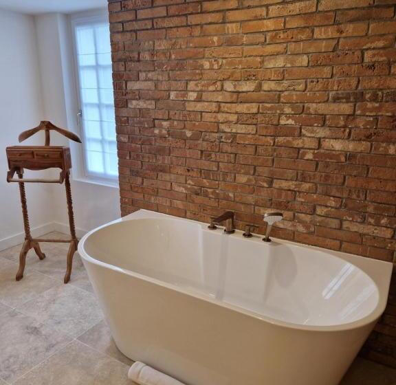 Deluxe room with river view, Au Moulin Saint Nicol   Honfleur