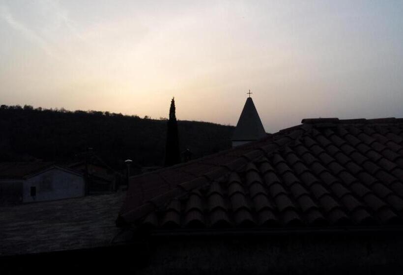 خانه 2 خوابه, Hostel Xaxid