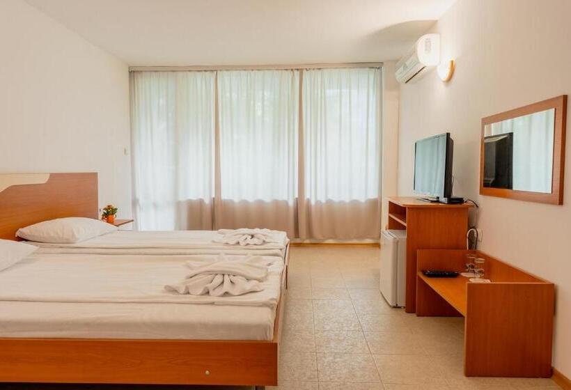 Номер Economy, хотел ескана