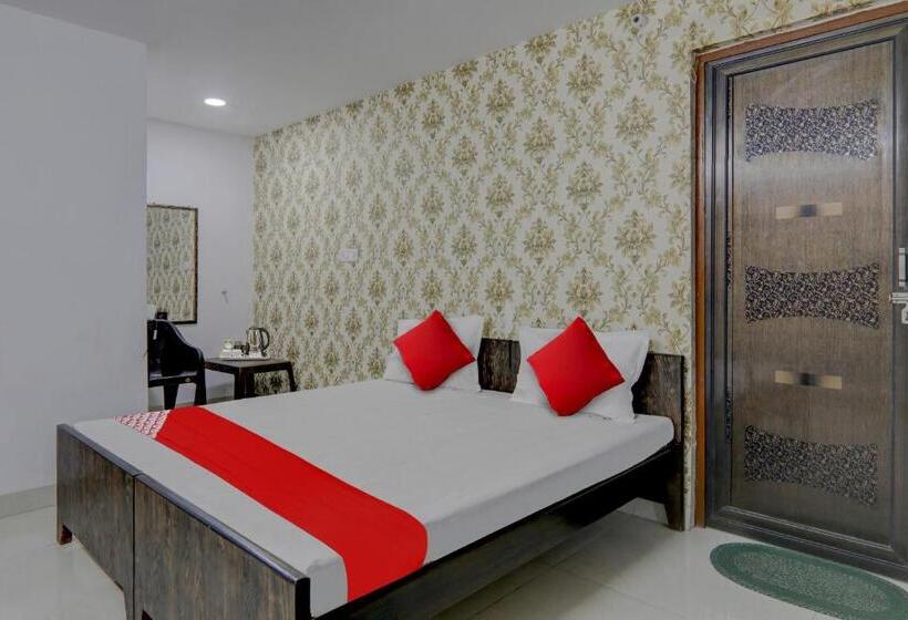 اتاق کلاسیک سه تخته, Flagship Ck Inn Near Chaudhary Charan Singh International Airport