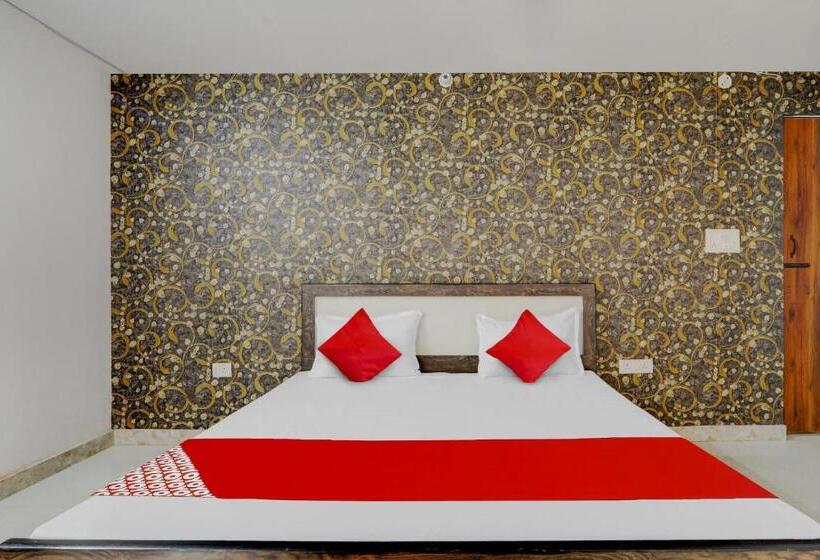 اتاق کلاسیک سه تخته, Flagship Ck Inn Near Chaudhary Charan Singh International Airport