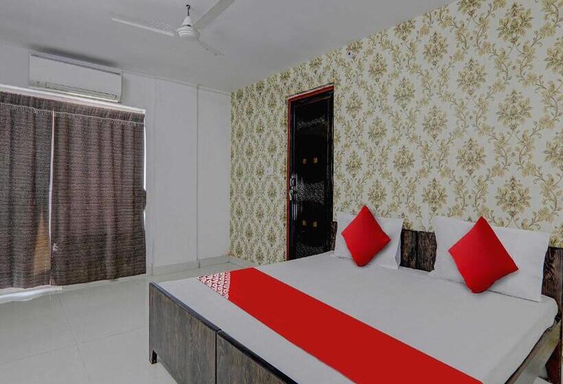 اتاق لوکس, Flagship Ck Inn Near Chaudhary Charan Singh International Airport