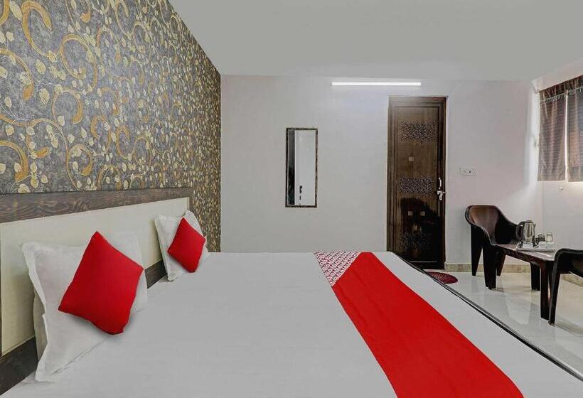 اتاق لوکس, Flagship Ck Inn Near Chaudhary Charan Singh International Airport