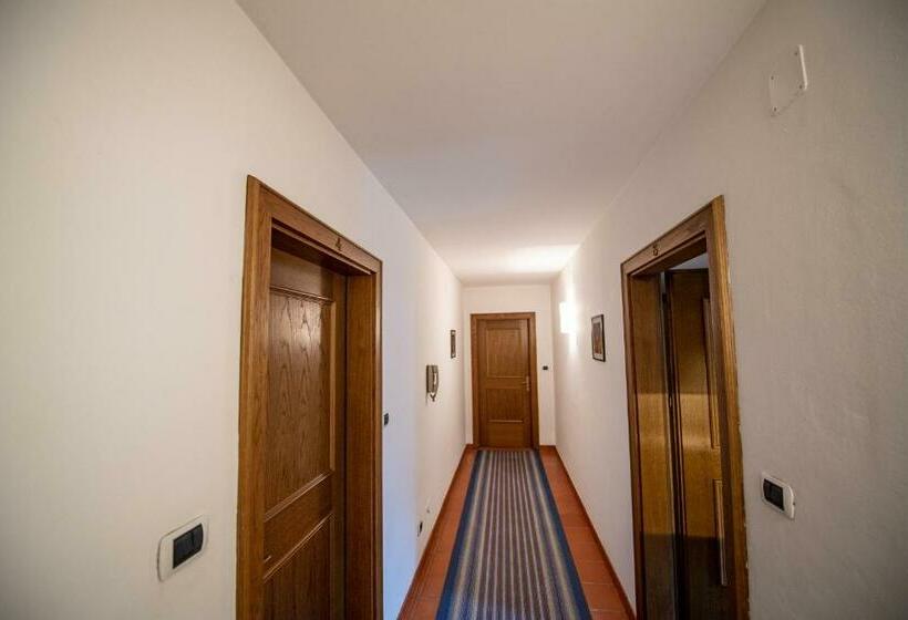 带1个卧室的带阳台的公寓, Apartments Zilli