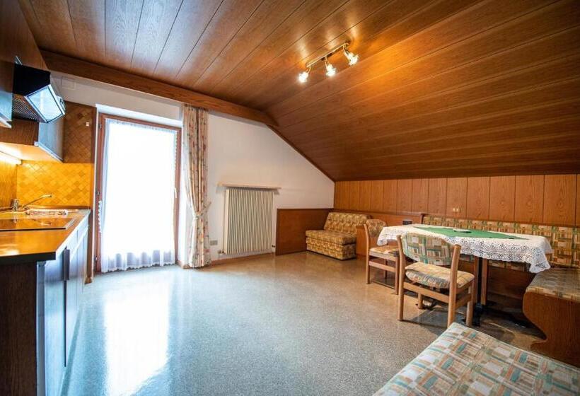 带1个卧室的带阳台的公寓, Apartments Zilli