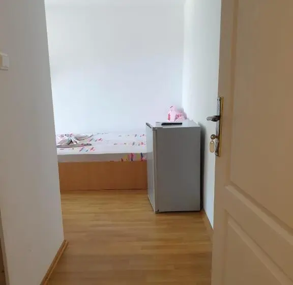 Quarto Triplo Standart, Vila 5