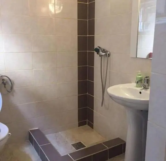 Quarto Quádruplo Standard, Vila 5