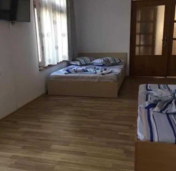 Quarto Quádruplo Standard, Vila 5
