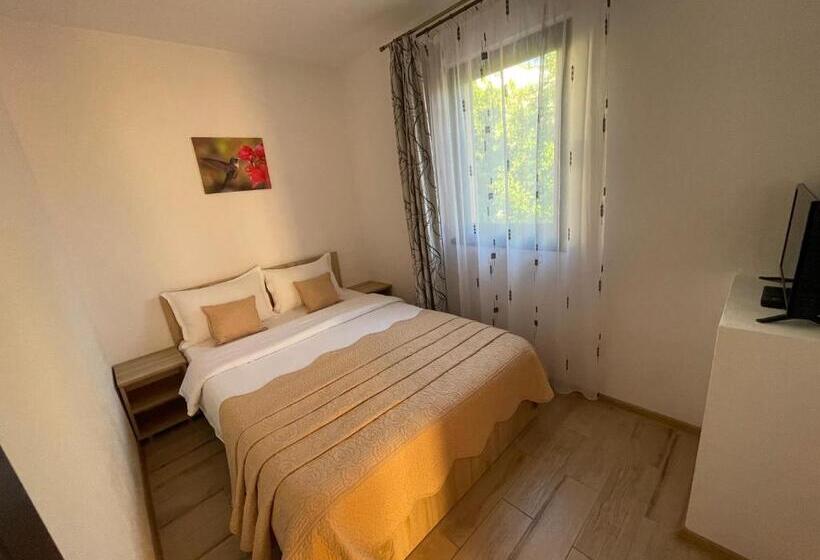 סוויטה משפחתית, Vila Lorena