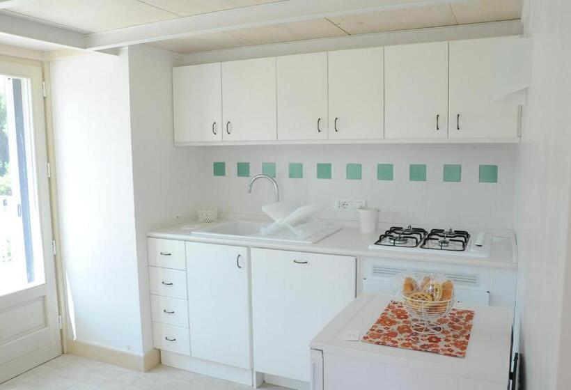 شقة غرفة واحدة, Villa Rosato