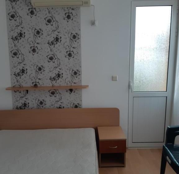 חדר סטנדרט עם מרפסת, къща за гости матеви