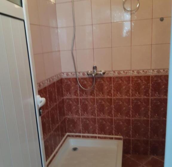 חדר סטנדרט לשלושה עם מרפסת, къща за гости матеви