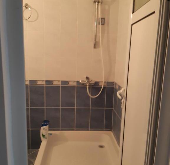 חדר סטנדרט לארבעה, къща за гости матеви