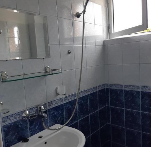 חדר סטנדרט לארבעה, къща за гости матеви