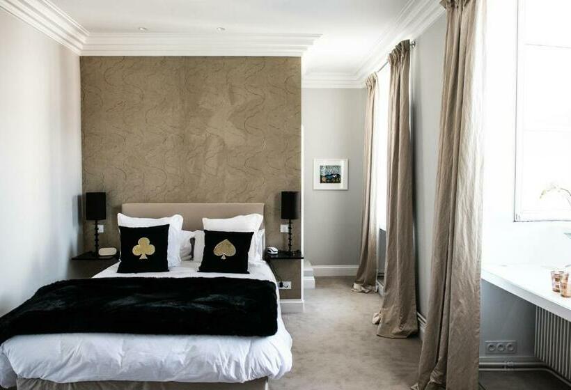 Номер Комфорт, Clarance Hotel Lille