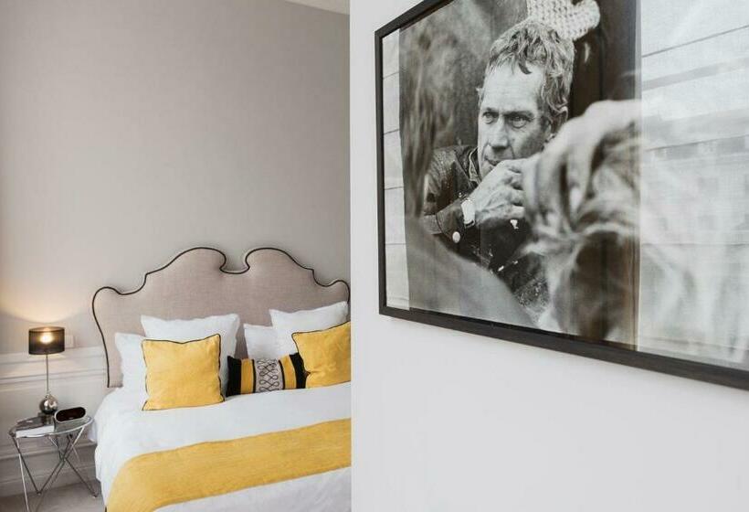 اتاق راحتی, Clarance Hotel Lille