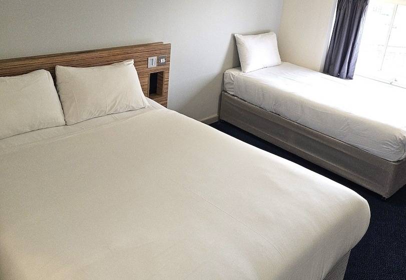 Семейный Номер, Go2 Hotels Burton Upon Trent Central