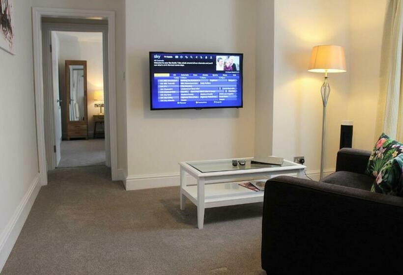 اتاق استاندارد با اتاق نشیمن, Andover House Hotel & Restaurant Adults Only