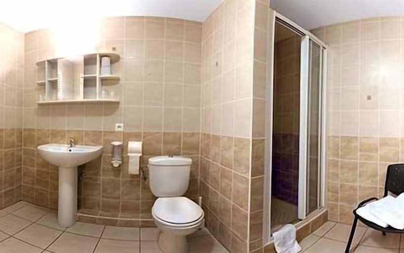 Номер Стандарт Трехместный, Brit Hotel Grand Hotel Munster