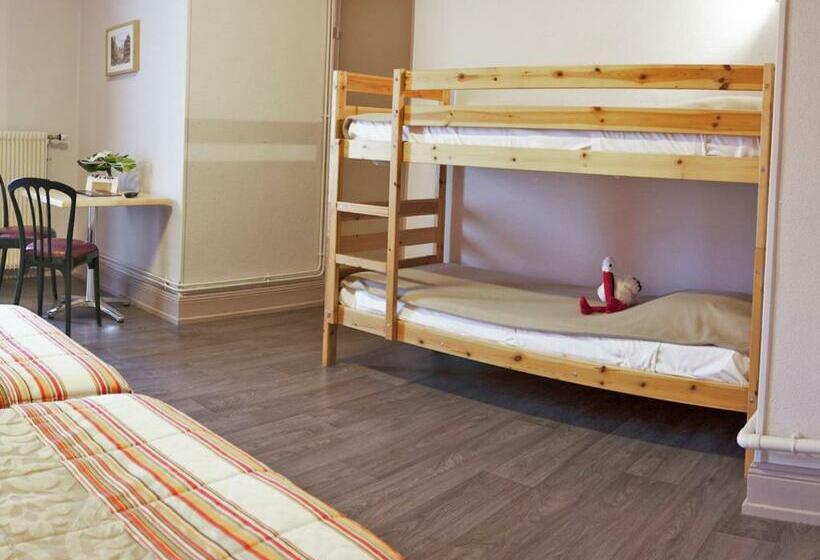 חדר סטנדרט לארבעה, Brit Hotel Grand Hotel Munster