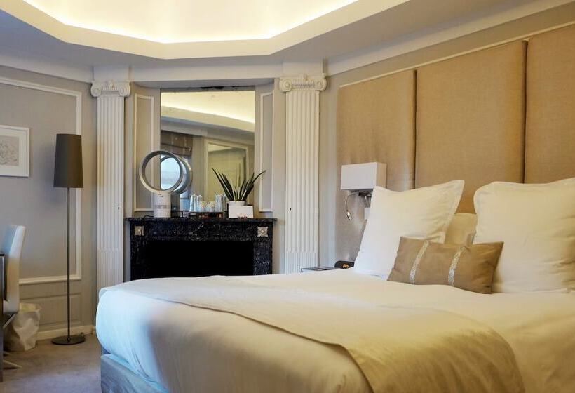اتاق استاندارد یک نفره, Clarance Hotel Lille