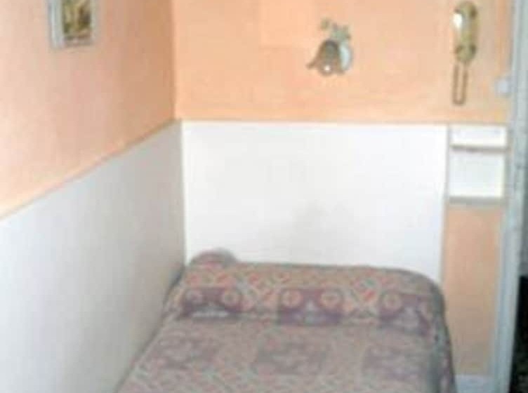 Standard Single Room Shared Bathroom