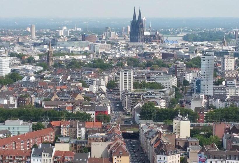 דירת חדר אקונומי, Design Sleepy Cologne