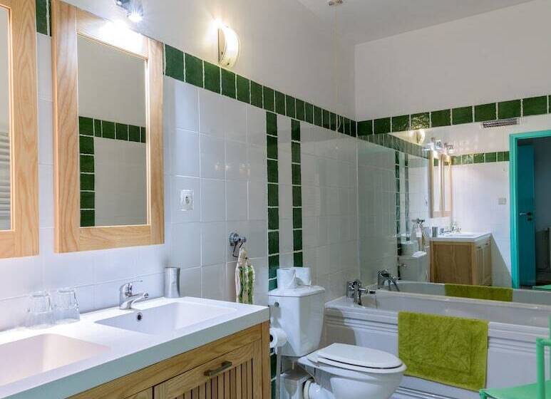 Трехместный Номер Комфорт, Domaine Du Mas Bazan