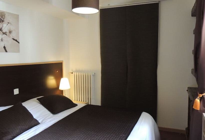 غرفة قياسية رباعية, Du Golf De Clécy