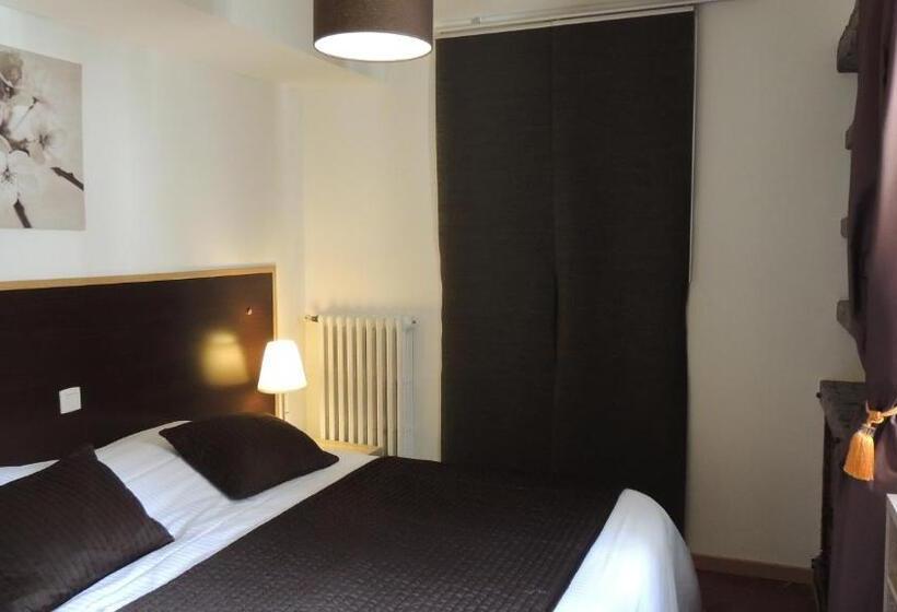 غرفة قياسية رباعية, Du Golf De Clécy