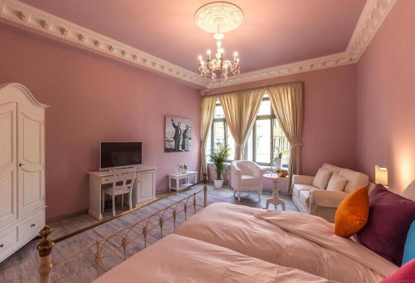 غرفة قياسية ثلاثية, Grande Albergo Giancarlo