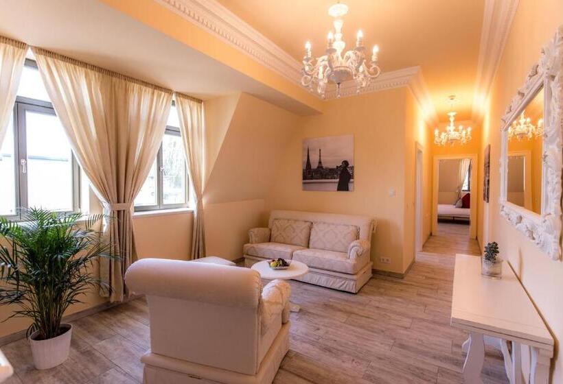 جناح سرير كينج, Grande Albergo Giancarlo