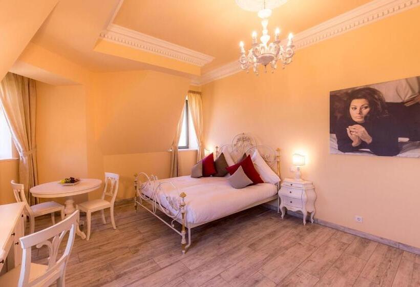 جناح سرير كينج, Grande Albergo Giancarlo