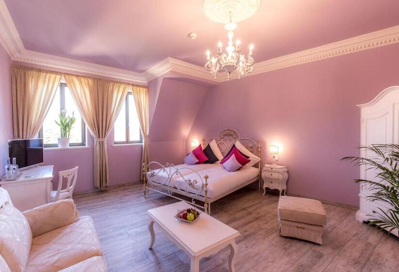 جناح سرير كينج, Grande Albergo Giancarlo