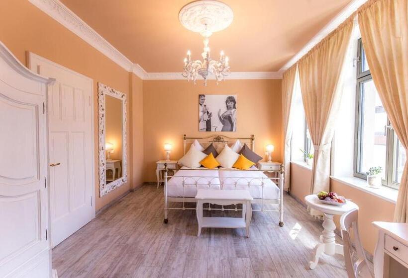 غرفة قياسية, Grande Albergo Giancarlo