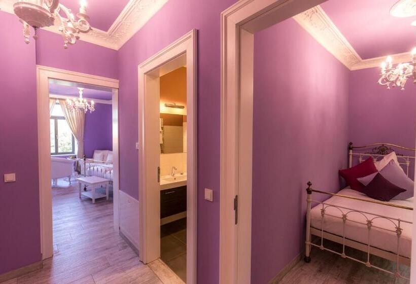 غرفة قياسية ثلاثية, Grande Albergo Giancarlo