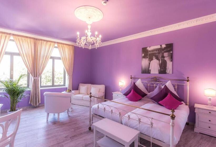 غرفة قياسية ثلاثية, Grande Albergo Giancarlo