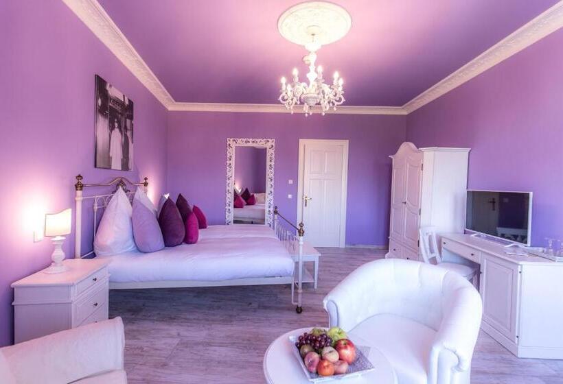 غرفة قياسية ثلاثية, Grande Albergo Giancarlo