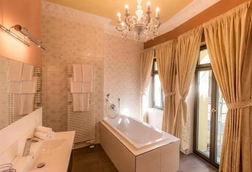 キングサイズベッドのスイートルーム, Grande Albergo Giancarlo