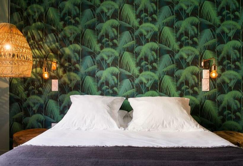 اتاق لوکس با بالکن, Home Arcachon