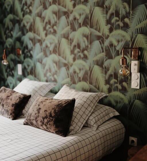 اتاق لوکس با بالکن, Home Arcachon