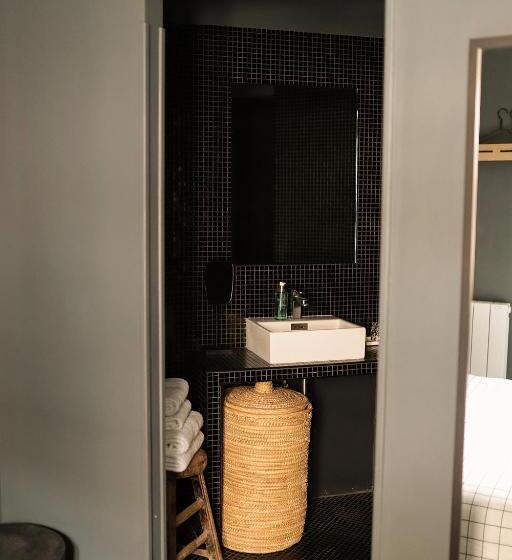 اتاق لوکس با بالکن, Home Arcachon