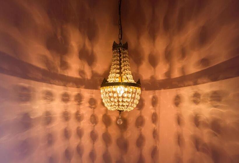 اتاق لوکس, Home Arcachon