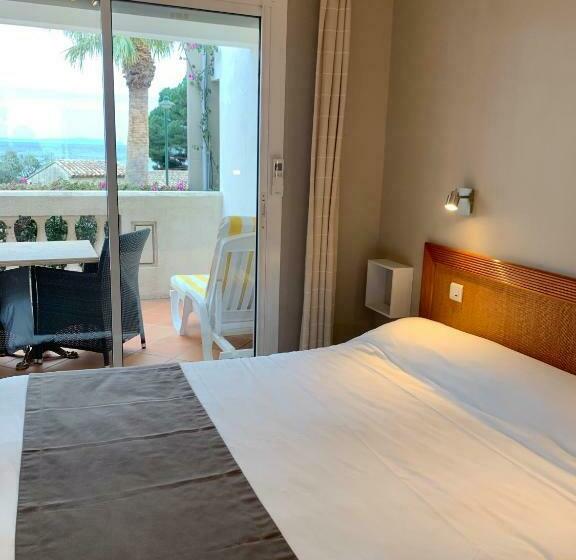 غرفة قياسية مطلّة علي البحر, Hôtel Beau Soleil