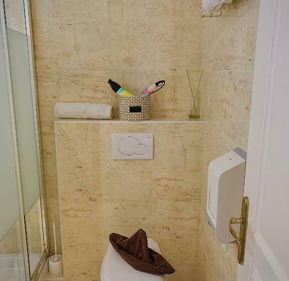 غرفة قياسية مطلّة علي البحر, Hôtel Beau Soleil