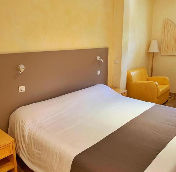 غرفة قياسية ثلاثية, Hôtel Beau Soleil