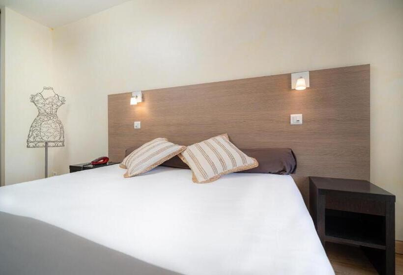 جناح جونيور مطلّ علي البحر, Hôtel Beau Soleil