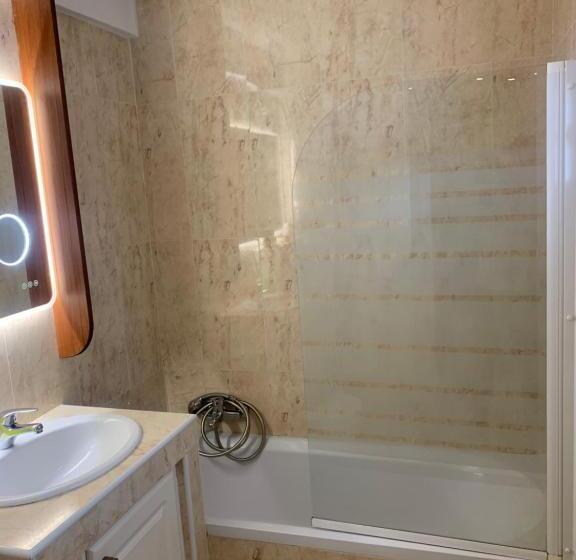 جناح مطلّ علي البحر, Hôtel Beau Soleil