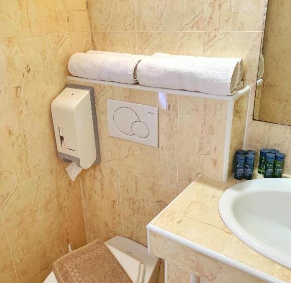 جناح مطلّ علي البحر, Hôtel Beau Soleil